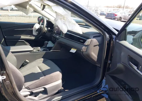 2025 Toyota Camry Le z USA, uszkodzony, nr VIN 4T1DAACK5SU581231